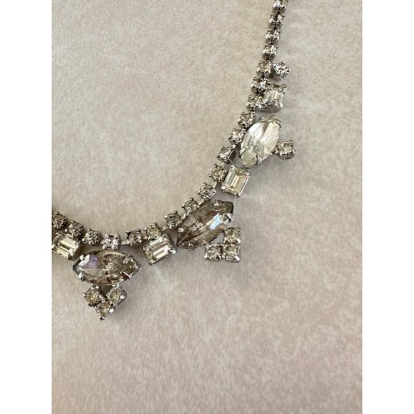 Vintage MCM 1950s silver tone clear round navettes glass rhinestones necklace - Picture 4 of 7